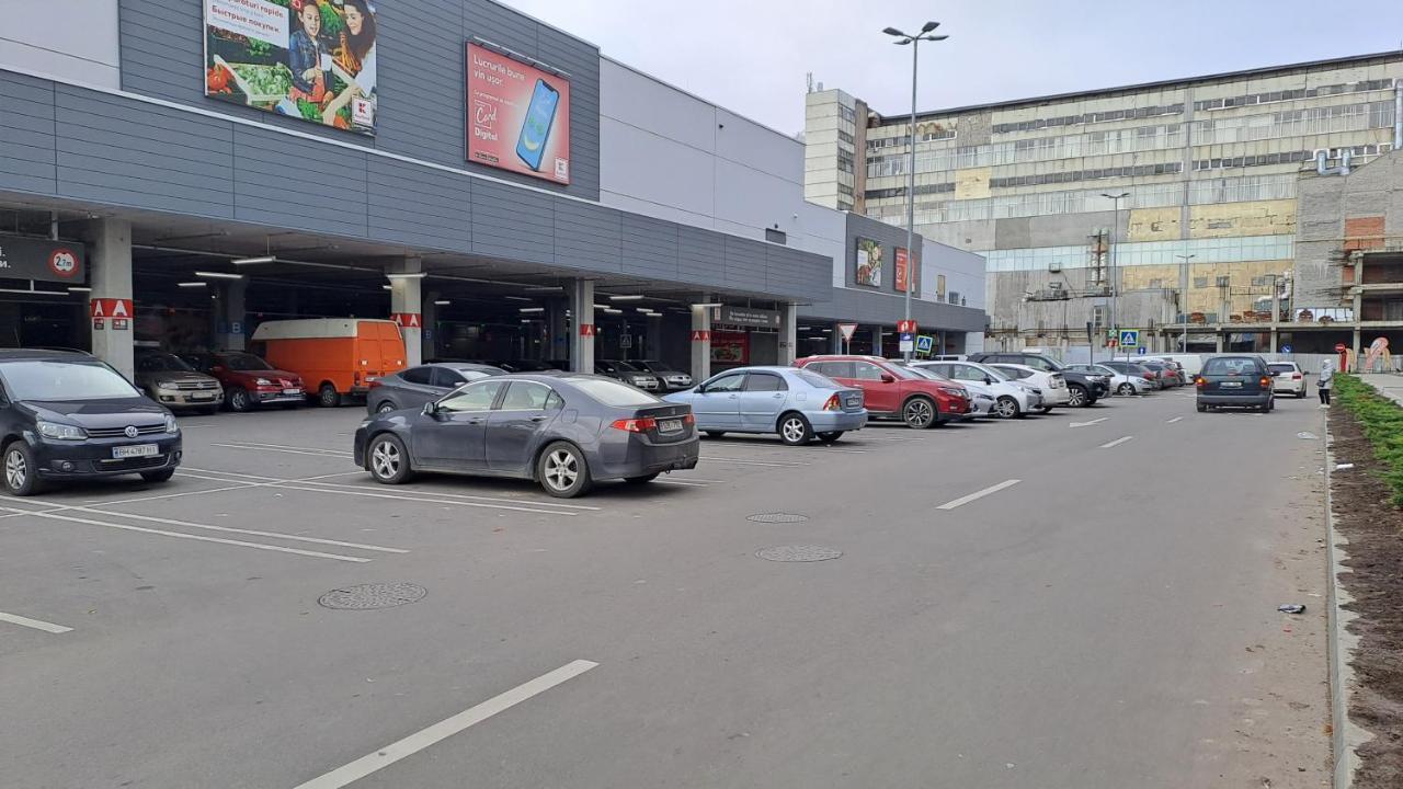 Аэропорт Апартаменты 24&24 Chisinau Luaran gambar