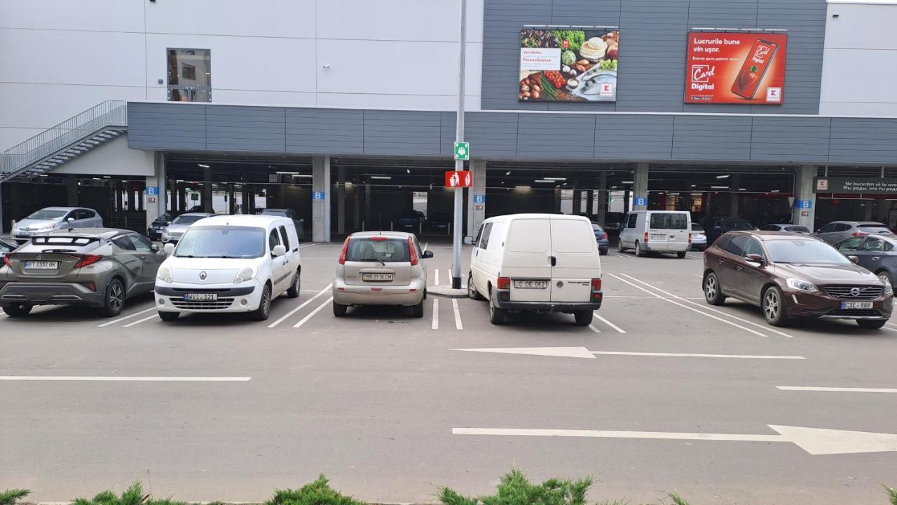Аэропорт Апартаменты 24&24 Chisinau Luaran gambar
