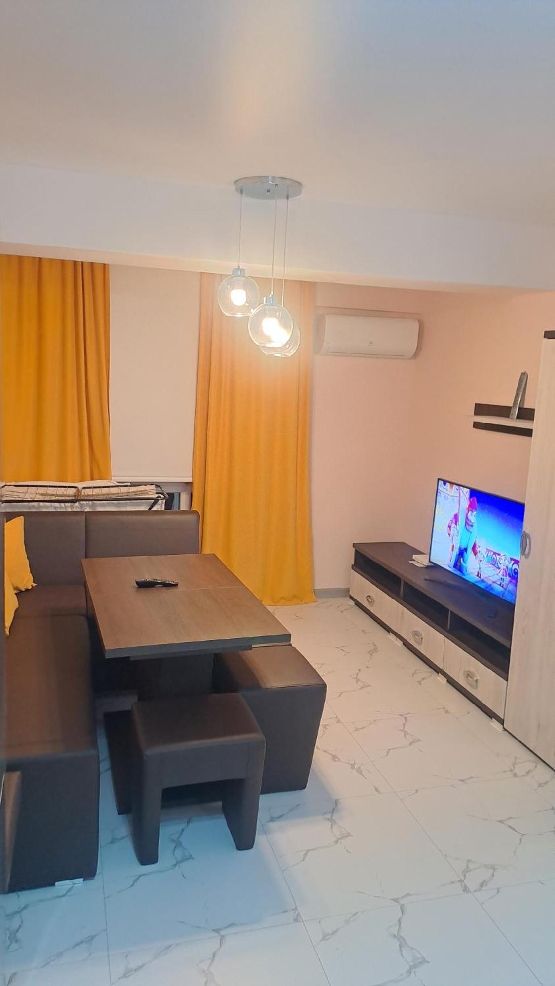 Аэропорт Апартаменты 24&24 Chisinau Bilik gambar