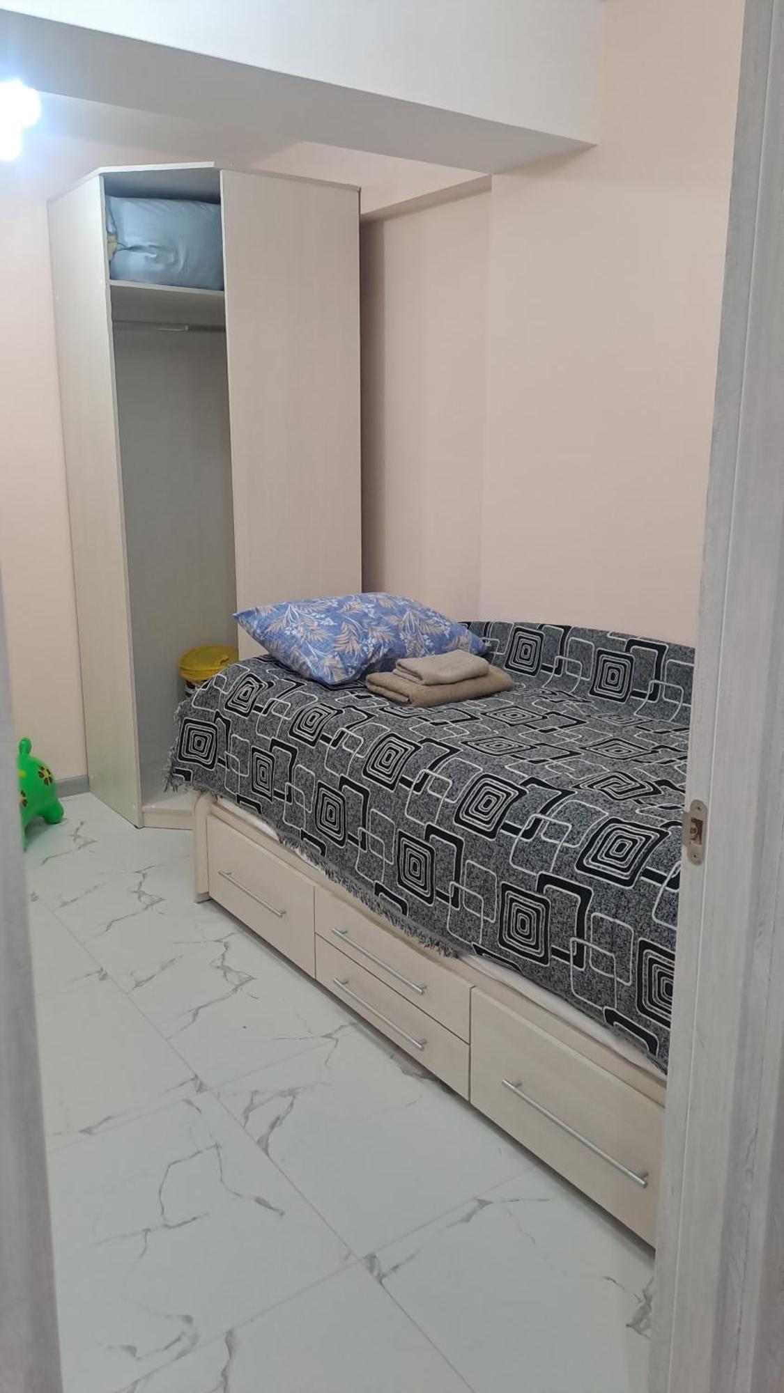 Аэропорт Апартаменты 24&24 Chisinau Bilik gambar